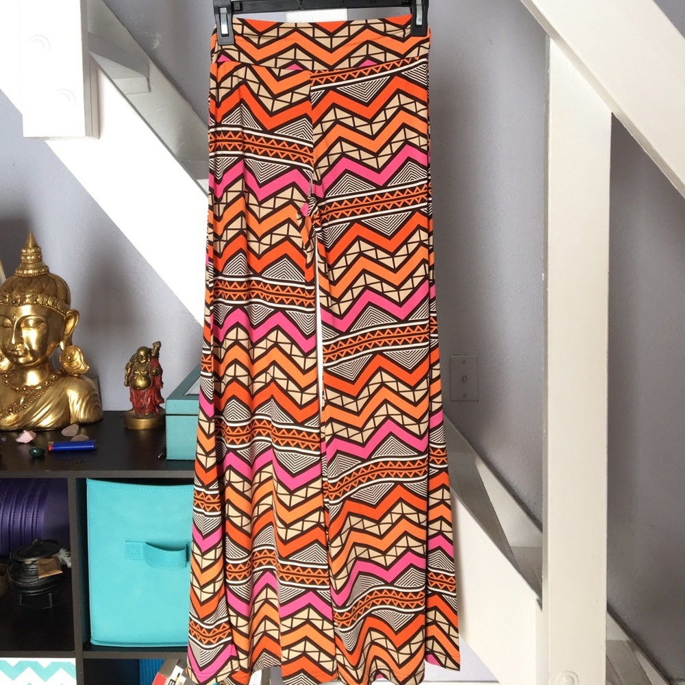 Wide legged flare asymmetrical print pants